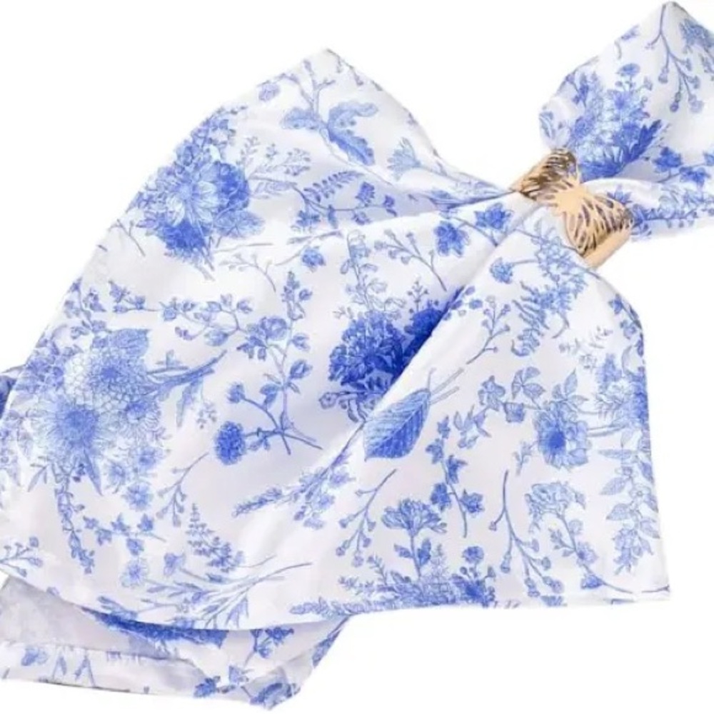 🪻Silky Floral Blue and White Napkins - Set of 15 🪻